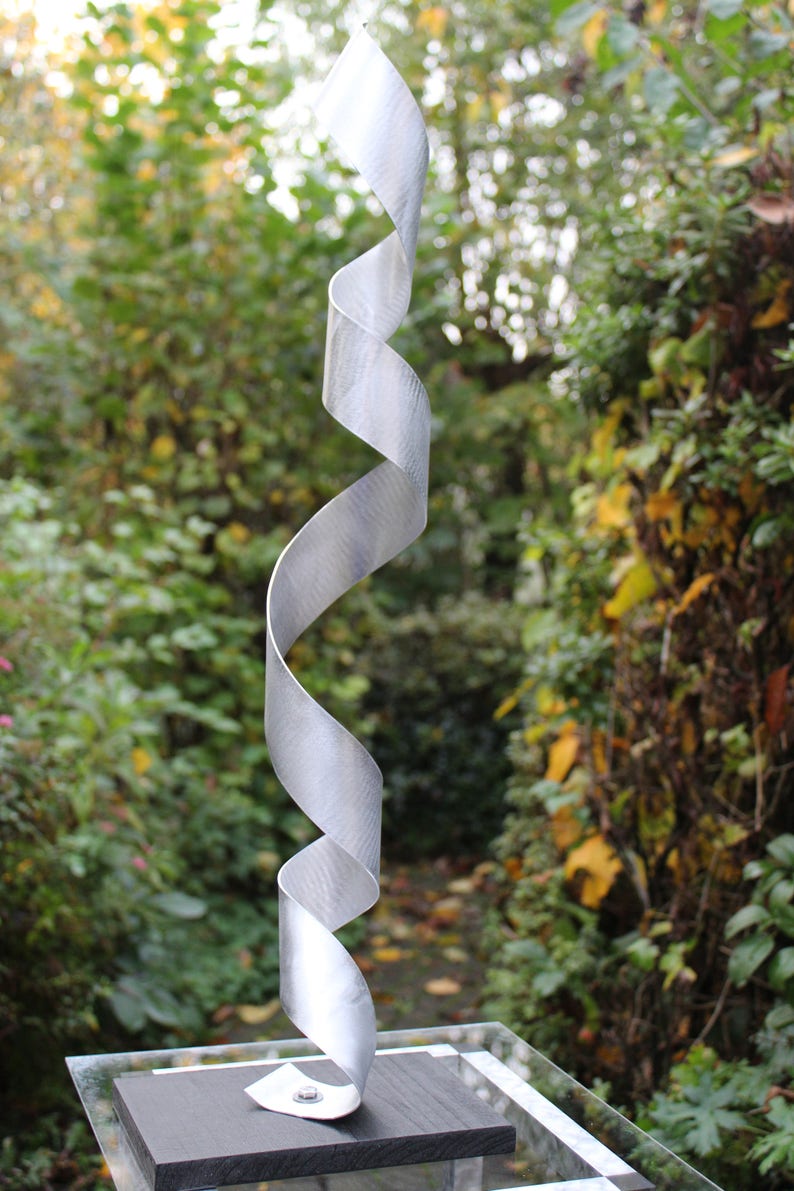 Moderne Globus Skulptur - Abstrakte Metall Deko Für Schreibtisch & Regal In Schwarz & Gold