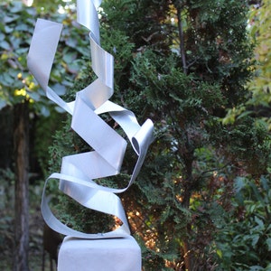 Gran artista de escultura de metal de aluminio abstracto moderno único &quot;Roundedge&quot;