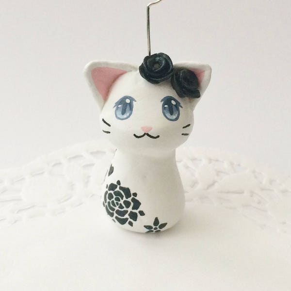 White Cat with Black Detail Ornament/Note Holder