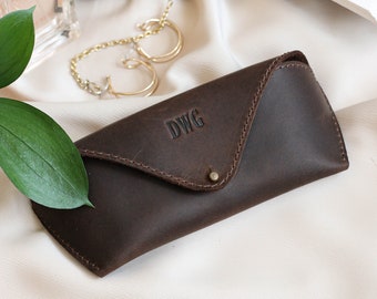 Leather glasses case, personalized glasses case, monogram glasses case sunglass case, case for glasses, eyeglasses case, brown glasses case