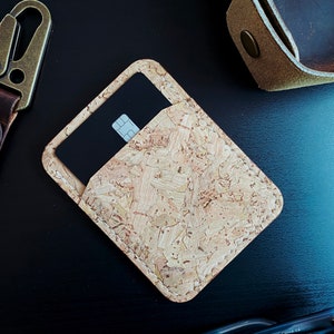 Australis / Cartera de Corcho Vertical Slim (Vegana)