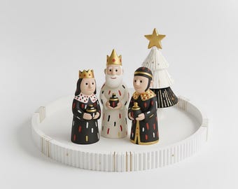 Advent wreath with hand-painted figures – handmade winter decoration Three Wise Men