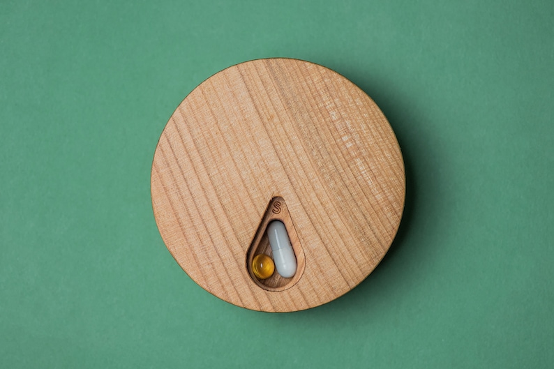 Pill organaizer 7 Day / Wooden pill box / Round small mini pill box / Natural wood portable purse pill box Cherry wood