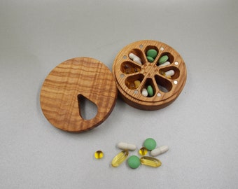 Pill Case 7 Day Pill Box Organizer Nature Ornement / Type naturel de bois / Conteneur de pilules / Organisateur / Mini étuis à pilules ronds