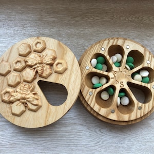 Wooden Pill Box 7 Day / Decorative Travel Pill Box / Nature Ornament / 3d Honeycomb & Bees / Pill Container / Organizer / round Pill Case
