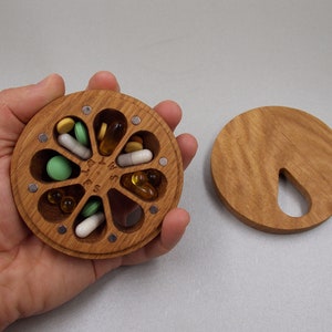 Pill Case 7 Day Pill Box Organizer  Nature Ornament / Natural type of wood / Pill Container / Organizer / Round Mini Pill Cases