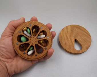 Wooden Pill Box 7 Day  Pill Case Organizer  Nature Ornament / Natural type of wood / Pill Container / Organizer / Round Mini Pill Cases