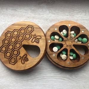 Wooden Pill Box 7 Day / Decorative Travel Pill Box / Nature Ornament / honeycomb & Bees / Pill Container / Organizer / New round Pill Case