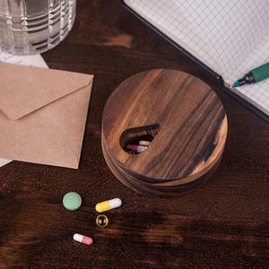 Wooden 7-Day Pill Organizer: Magnetic Lid, Natural Wood