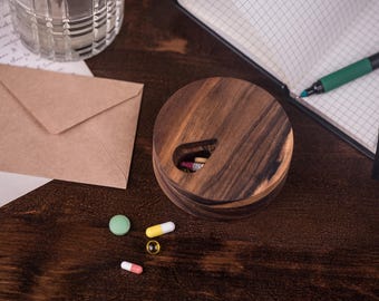 Wooden 7-Day Pill Organizer: Magnetic Lid, Natural Wood