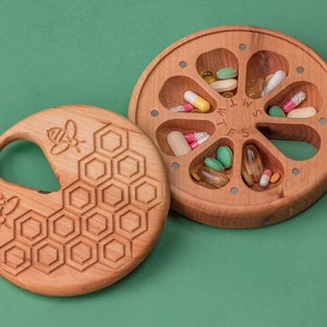 Wooden Pill Box 7 Day Pill Case Organizer Wooden Decorative Travel Weekly Pill Box / Honecomb & Bees / Pill Container /round box Alder wood