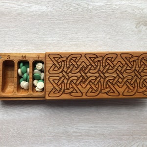 BIG Wooden Pill Box 7 Day / Decorative Travel Large Pill Box /Nature Ornament / Kiel knot 6/ Pill Container / Organizer /Pill Case