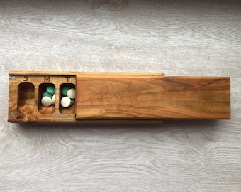 PILL BOX 7 Day  Wooden Pill Case Organizer Nature Ornament / Natural type of wood / Pill Container / Organizer /Travel Weekly Pill Cases