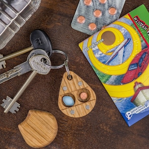 Pastillero llavero día noche / pastillero de viaje / pastillero diario / pastillero portátil / mini pastillero pequeño / organizador de pastillas de viaje Madera natural