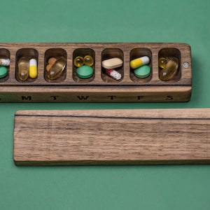 Weekly Pill Case 7 Day Pill Box Pill Organize Wooden Pill Container Mini and Micro Pills Cases Travel Case