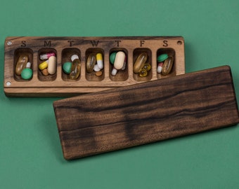 Pill Box 7 Day / Pill Case Organizer Weekly Pill Box / Nature Ornament /Natural type of wood / Pill Container / Organizer / Pill Case