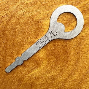 Replacement flat Key PFAFF 28470 for Vintage Sewing Machine Cases, Treadle Tables and Cabinets Nahmaschinen Schlussel
