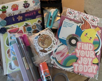 JUNK JOURNAL Stationary Bundle, Start Up Kit, Scrapbooking, Arts & Crafts, Office Supplies - Great for personal use or gifts