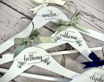 Percha de madera personalizada - boda - bautizo - percha nupcial personalizada - percha de novia - novia percha de boda - eucalipto -