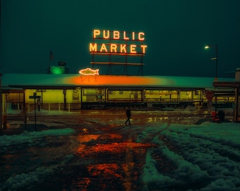 Seattle Pike Place Market Photography Print / Seattle Photo / Seattle Art / Seattle Photography / Pike Place Market Poster / PNW / Cinematic