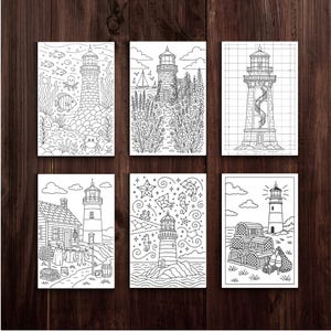 Pu&ograve; includere: Sei pagine da colorare di fari in bianco e nero. Ogni pagina presenta una scena costiera diversa con un faro, tra cui scene sottomarine, giardini e viste sul mare con nasse per aragoste.