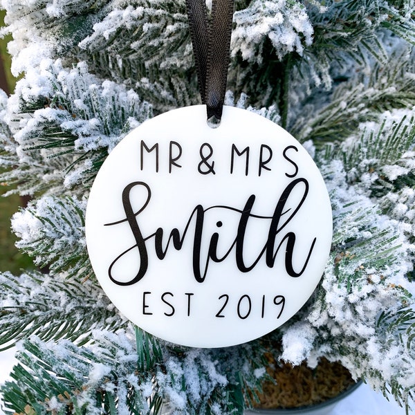 Engaged ornament | Married ornament | Newlywed ornament | Mr and Mrs ornament | Custom wedding ornament | Custom engaged ornament |last name