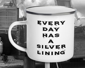 Taza pequeña "Silver Lining Camp", remolque Airstream, regalo Airstream, autocaravana Airstream, taza "Happy Camper", regalo de camping, vida en autocaravana, taza de camping