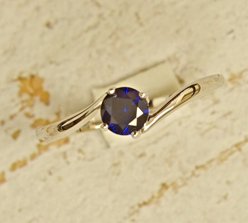 Anniversary Gift Simple everyday Sapphire Ring Blue Sapphire Ring Sterling Silver Gift for Her Royal Blue Round Sapphire Promise Ring
