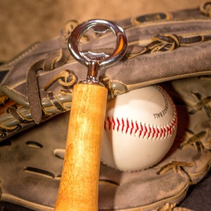 Otwieracz do butelek w kształcie kija baseballowego