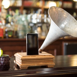 Acoustic speaker, rustic, Wireless speaker, iPhone speaker dock, passive speaker, vintage speaker, Gramophone, industrial, iPhone amplifier
