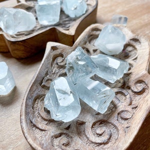 Aquamarine (Beryl) Raw || Grade A