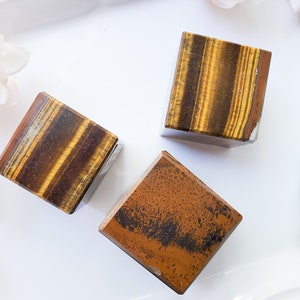 Tiger Eye Cube