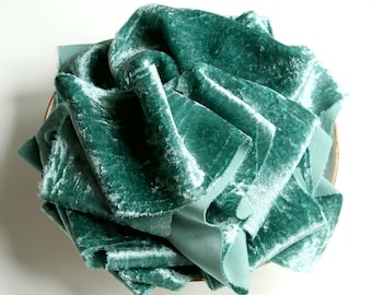 Sea green silk velvet ribbon Hand dyed emerald velvet ribbon Bottle green velvet wedding sash Velvet bouquet wrap Velvet bridal accessories