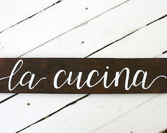 Letrero de madera "La Cucina": decoración italiana para cocinas escrita a mano