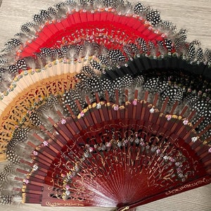 DOT FEATHER SPANISH Hand Fan