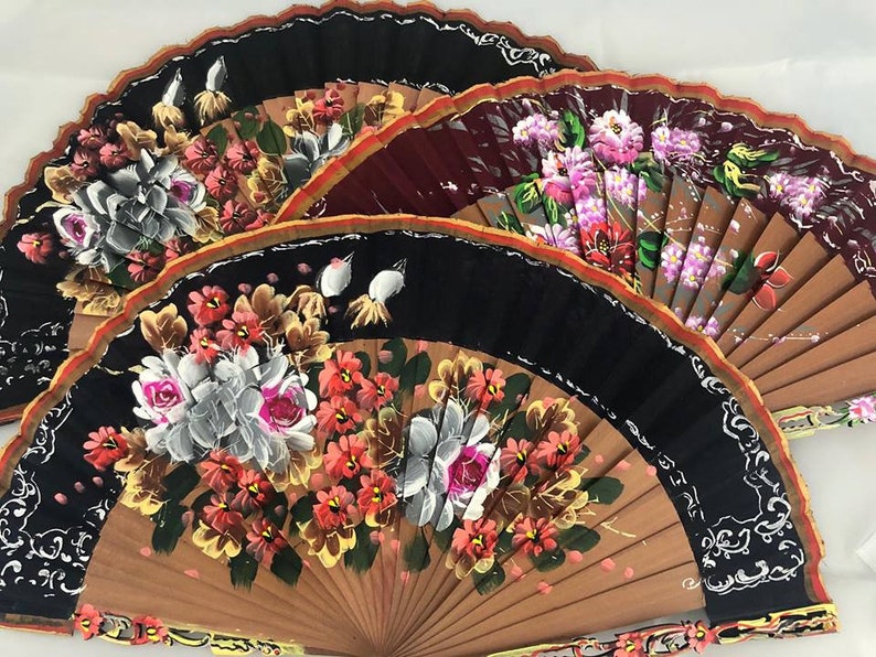 Fancy Detail Caved Handheld Handmade Handfan