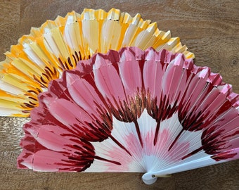 TULIP GARDEN Spanish Hand Fan