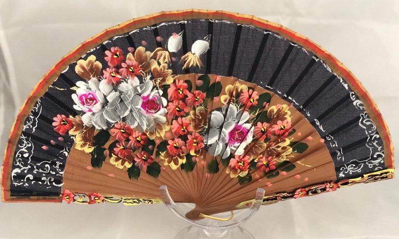 Fancy Detail Caved Handheld Handmade Handfan