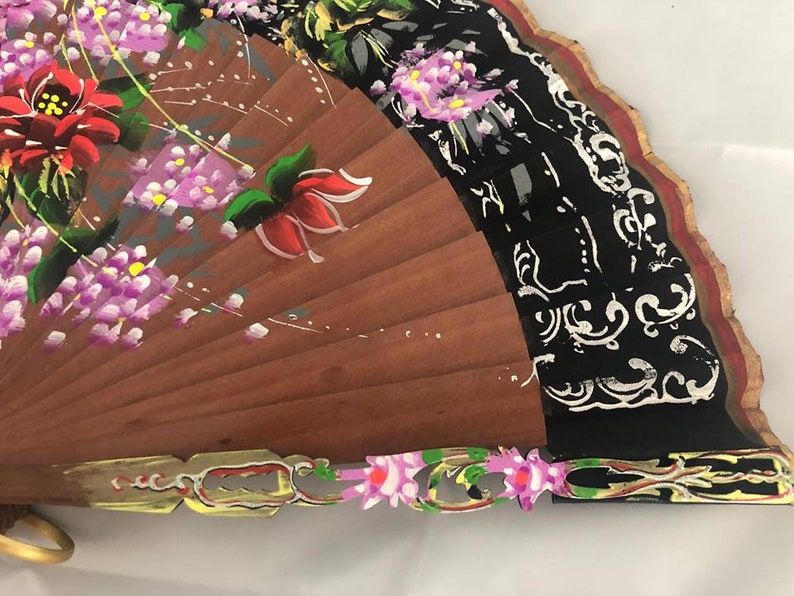 Fancy Detail Caved Handheld Handmade Handfan