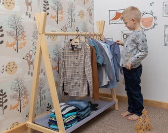 Cabideiro infantil, expositor para roupas, cabideiro de madeira com espaço para guardar roupas, guarda-roupa infantil, guarda-roupa Montessori, guarda-roupa aberto