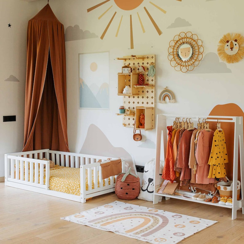kids bed, toddler bed, child bed, Montessori house bed, Montessori bed, floor bed, child bed, house shaped bed, kid bed, girl bed, bed for kid, Montessori floor bed, toddler bed with slat, toddler bed, child bed, Montessori house bed, Montessori bed
