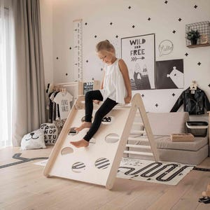Foldable Climbing Triangle, Montessori Indoor Playset for Kids, Indoor Activity Climber