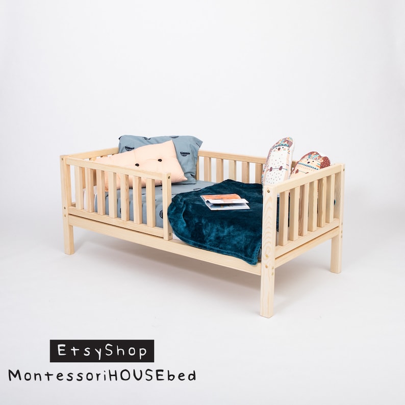 Scandinavian bed, teepee bed, wood house bed, wood bed frame, tent bed, house bed frame, child bed, Montessori bed, toddler bed, house shaped bed, house frame bed, kid floor bed, Montessori floor bed twin, teepee bed, wood house bed, wood bed frame