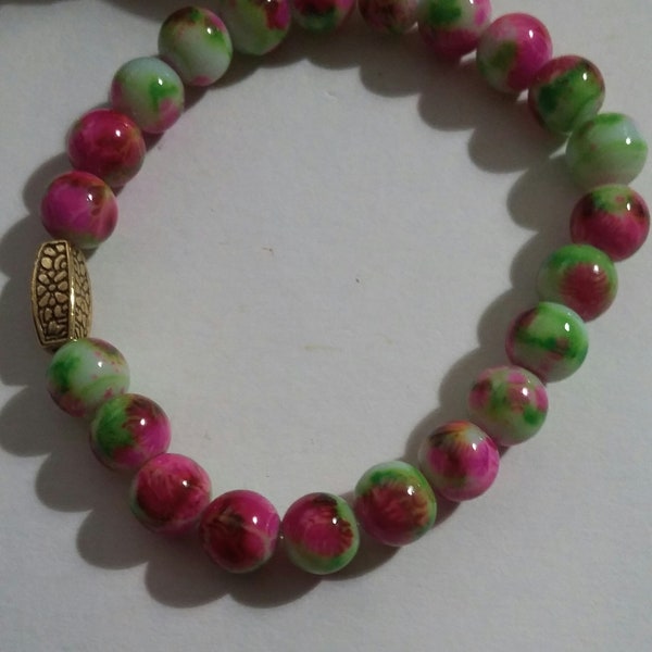 Bracelet perles  en verre fuchsia ,vert Bracelet, Bracelet fil de nylon élastique, Idée cadeau, Cadeau pour Maman