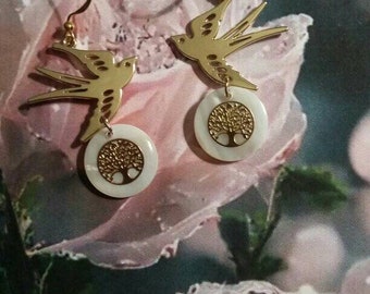 Golden bird earrings, Mother-of-pearl cabochon earrings and its golden tree of life, Earrings, Jewelry, Wedding.