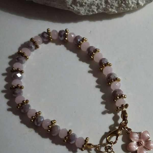 Bracelet perles en verre rose, parme, Bracelet fleurs, Cadeaux Fête des mères, Cadeaux mamie, Cadeaux marraine, Bijoux
