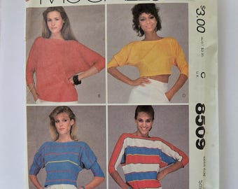 Pullover T-Shirt in 4 Lengths Pattern for Stretch Knits Only - Misses' Size Small (10-12) - Complete