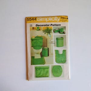 Plush Bathroom Accessories Sewing Pattern - Simplicity 5544 - Tank, Seat, Trash Can & Tissue Bos Covers, Rug - UNCUT, Factory Folded