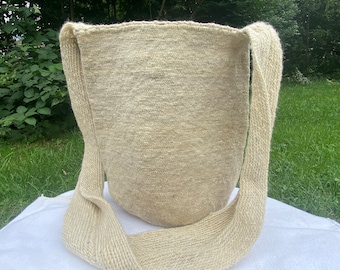 Bunsi - Sacred White Mochila, Arhuaco Tradition,  Ethically and Directly Sourced from Colombia by Mama Mochila (501c3 NGO)