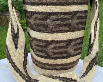 Sacred Leaf Arhuaco Mochila,  Ethically and Directly Sourced from Colombia by Mama Mochila (501c3 NGO)